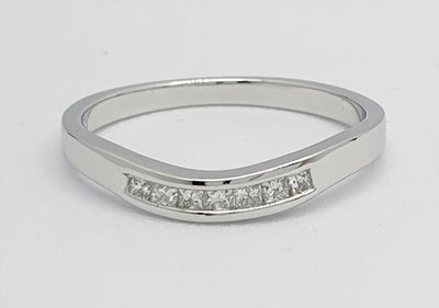 18ct White Gold Curved Diamond Ring