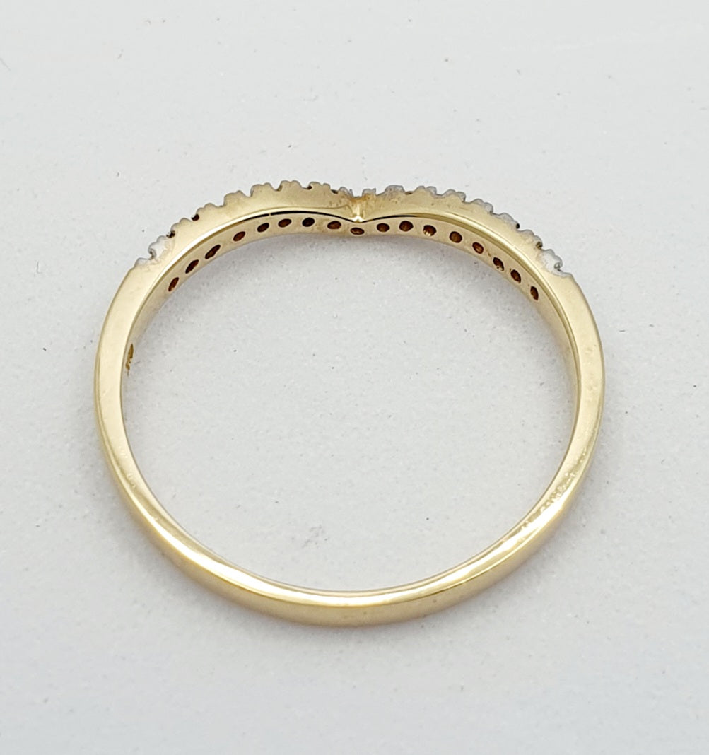 9ct Yellow Gold "V" Shaped Diamond Ring