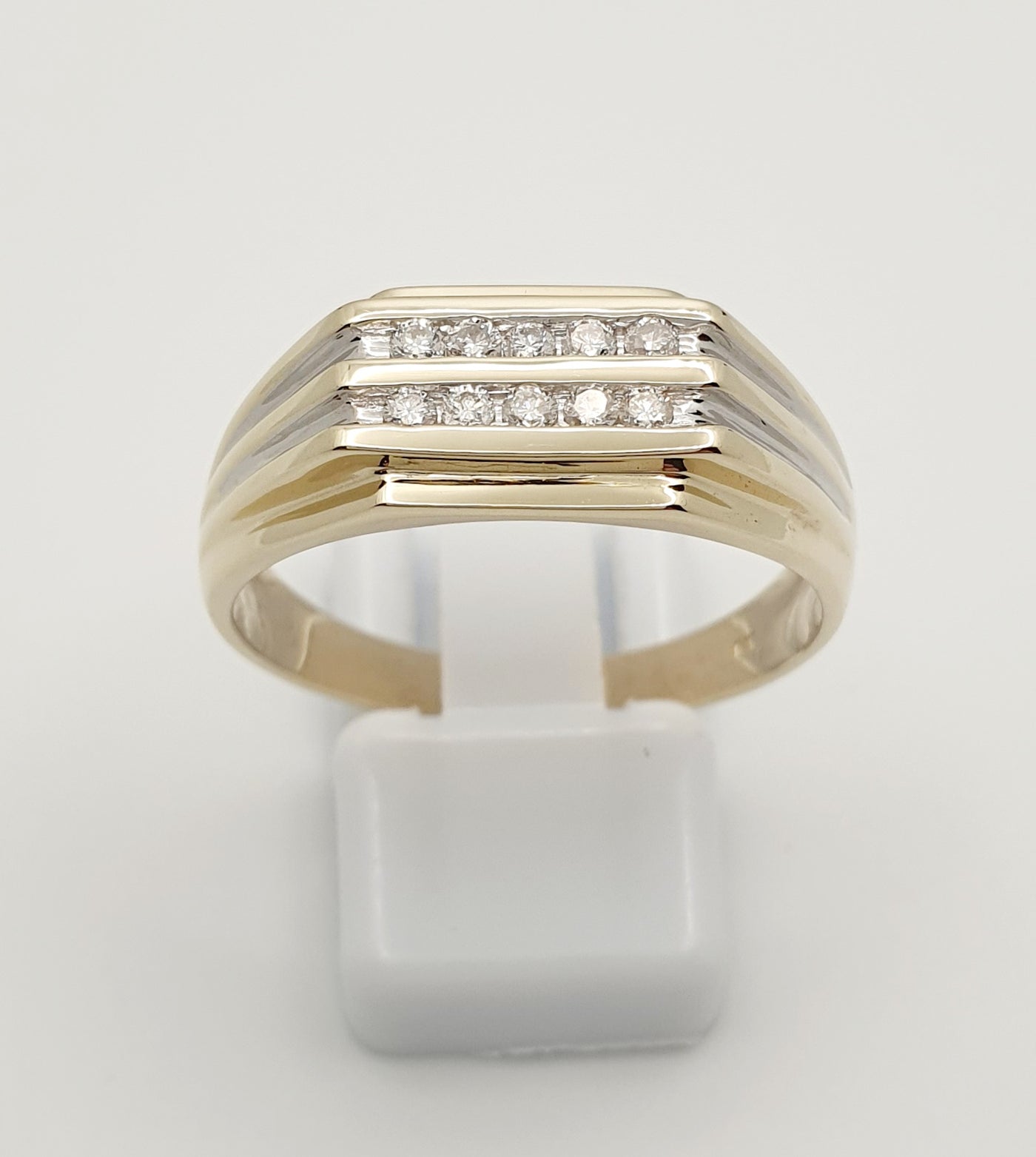 9ct Yellow and White Gold Diamond Gents Ring. Size W