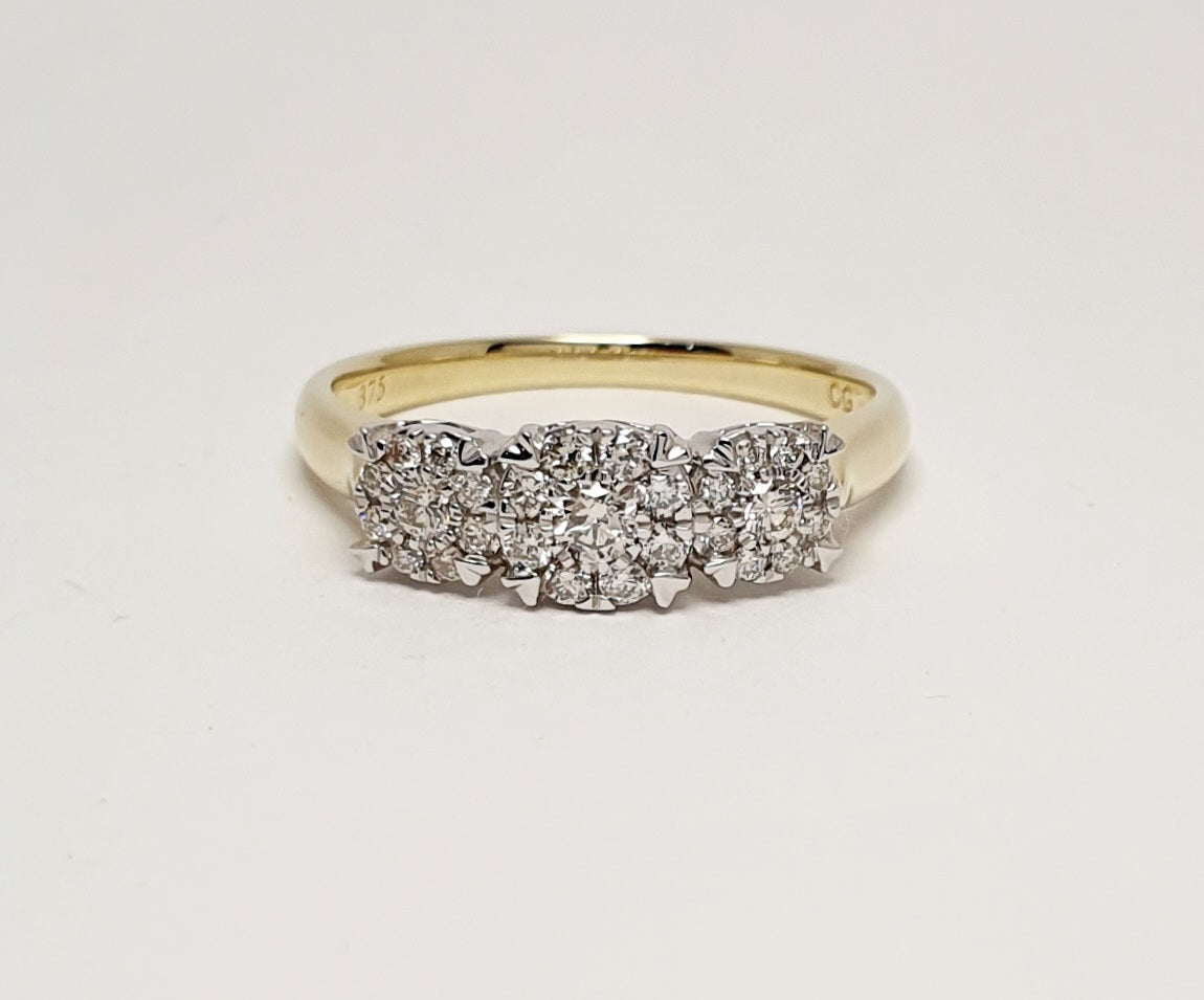 9k White & Yellow Gold Ring Set With 27 Diamonds