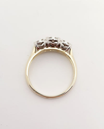 9k White & Yellow Gold Ring Set With 27 Diamonds