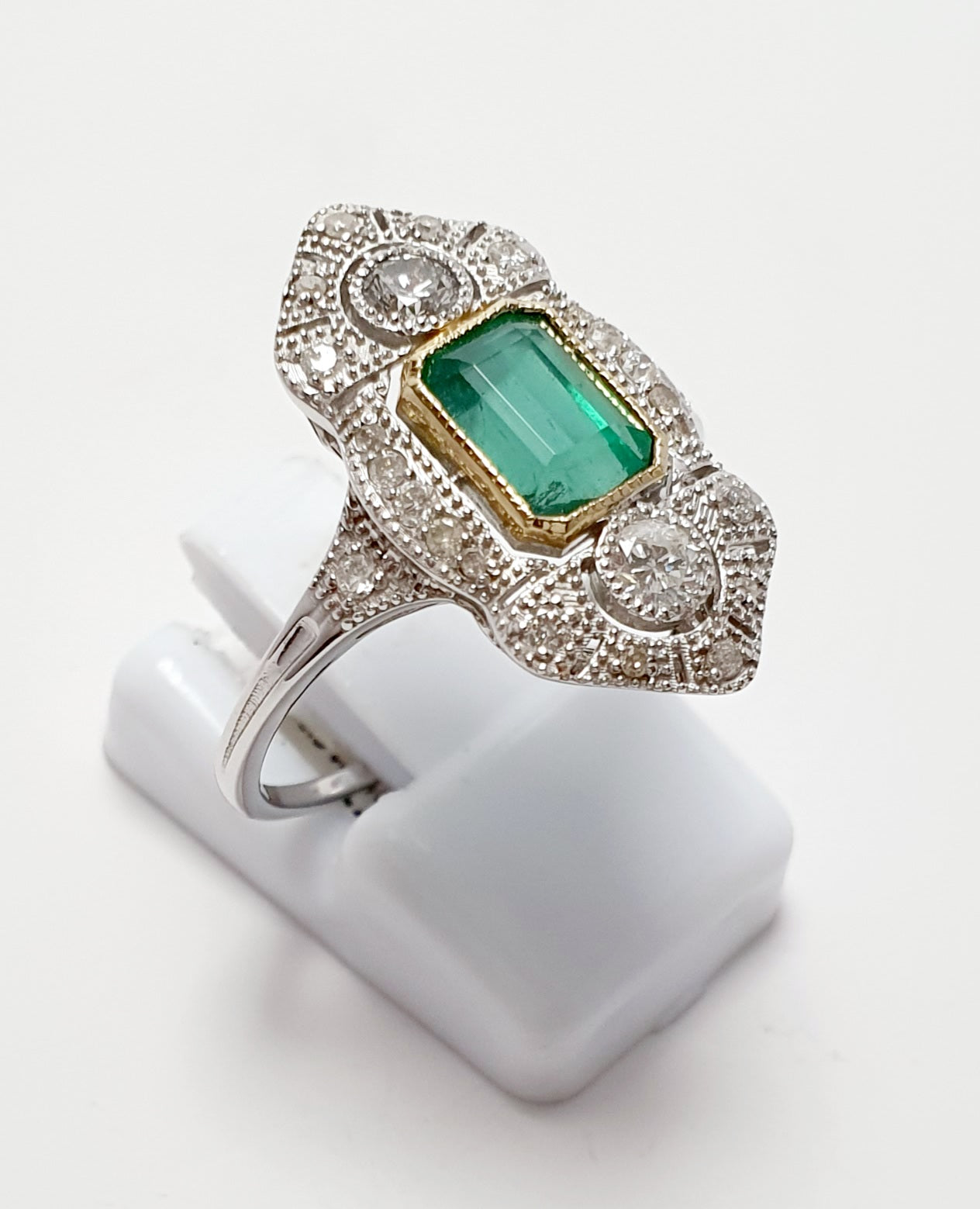 18Ct White Gold Art Deco Style Ring, Natural Emerald 1.40Ct & Dia 0.45Ct Ring