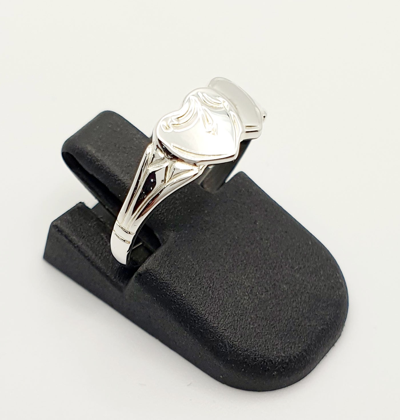 S/S Double Heart Signet Ring. Size I