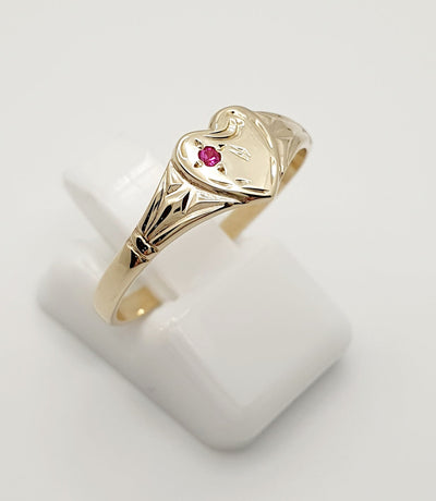 9Ct Yellow Gold Single Heart Red Stone Signet Ring, Size J
