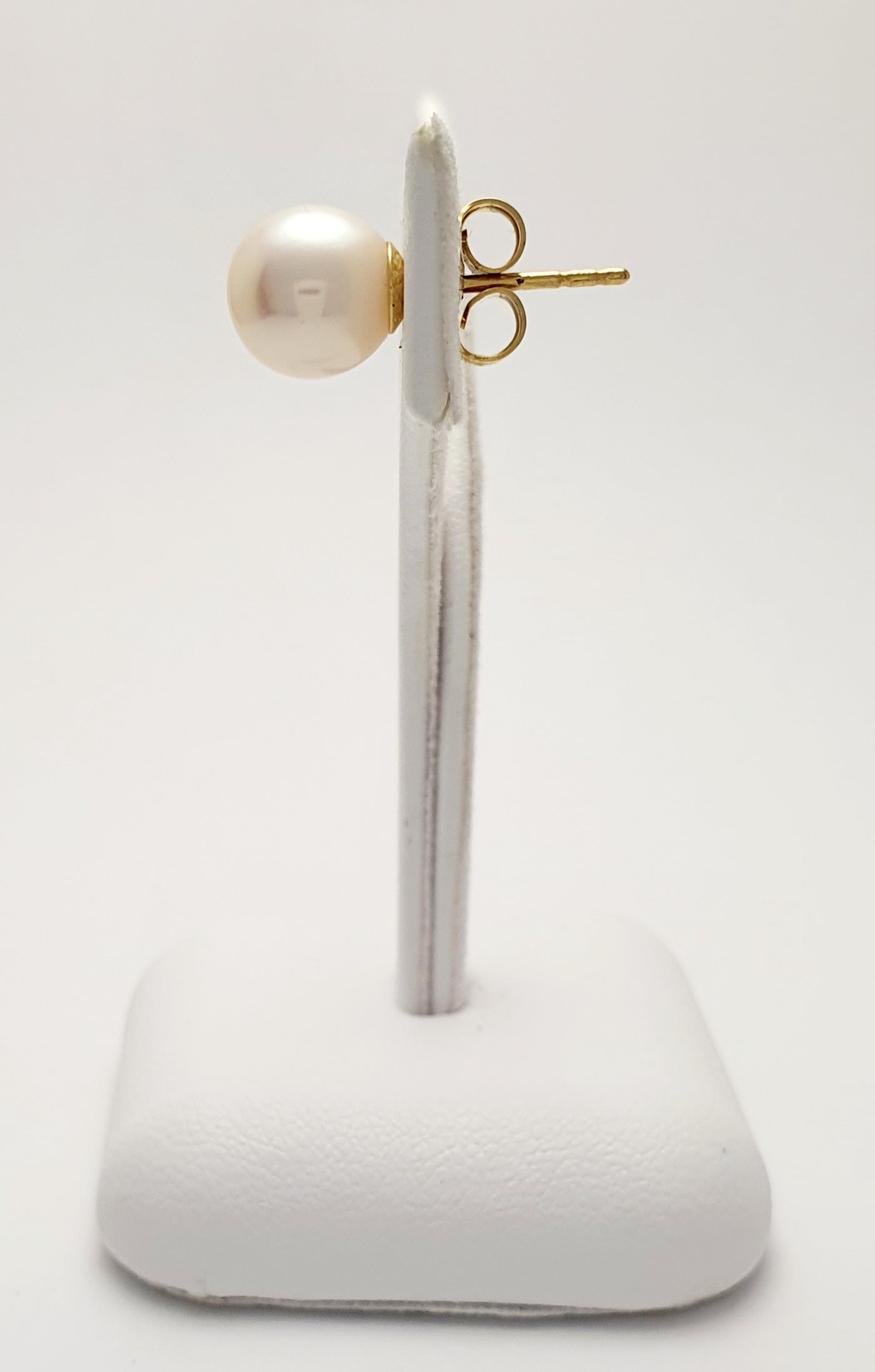 9ct Yellow Gold Freshwater Pearl Stud Earrings 7.5 - 8mm