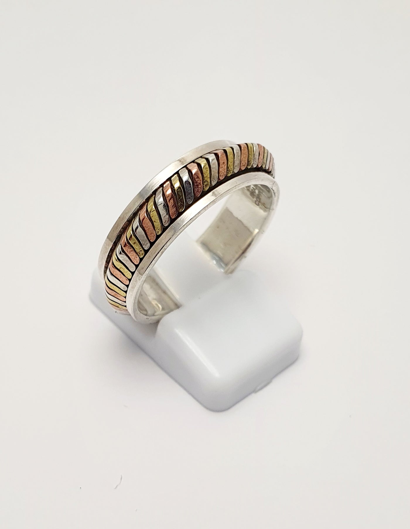 Sterling Silver Tri Tone Spinner Ring. Size O, not resizable