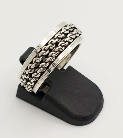 Sterling Silver Mens Ring With Silver Rope Middle Pattern. Size O 1/2, not resizable