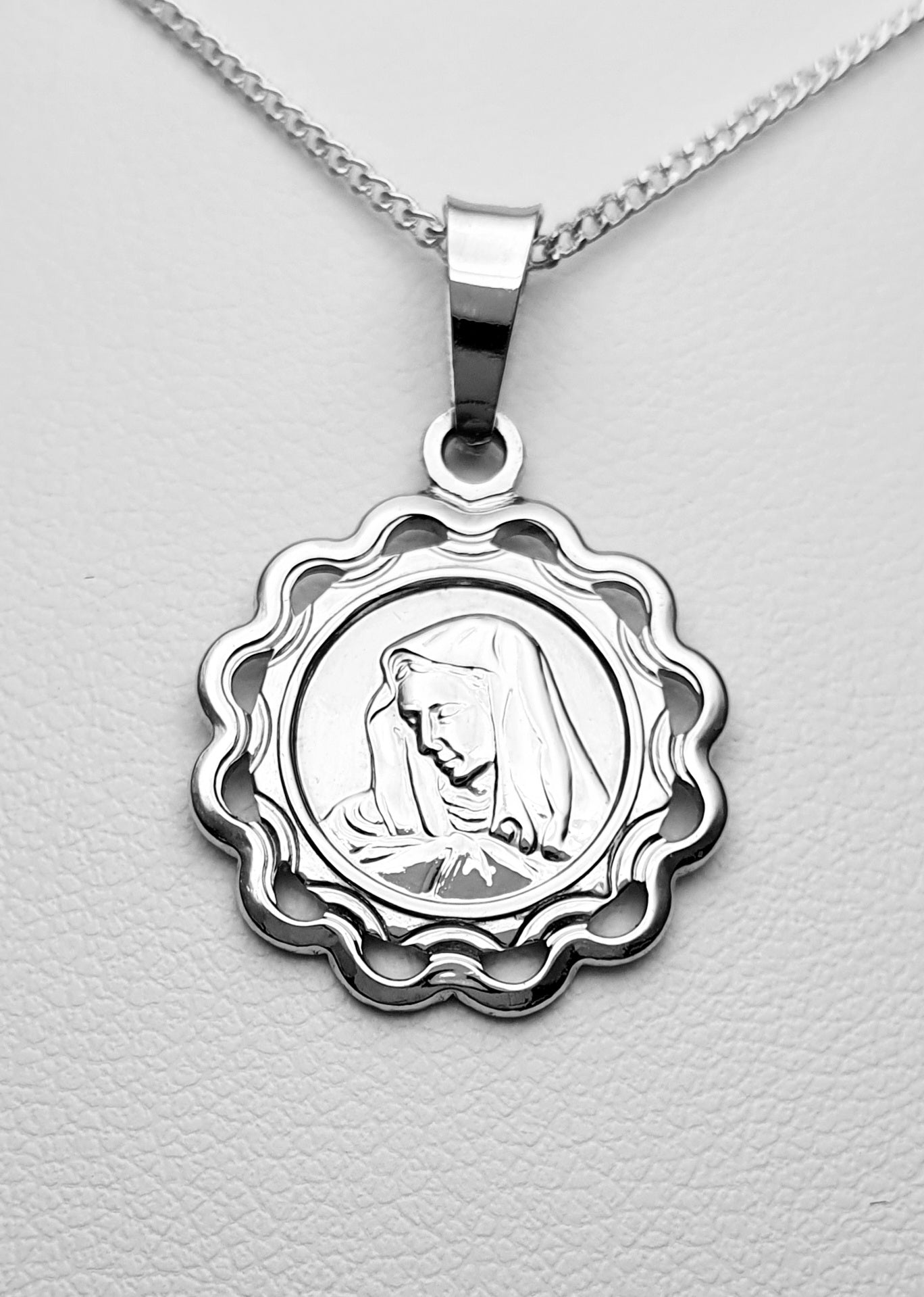 Sterling Silver Mary Medallion. 20mm Diameter