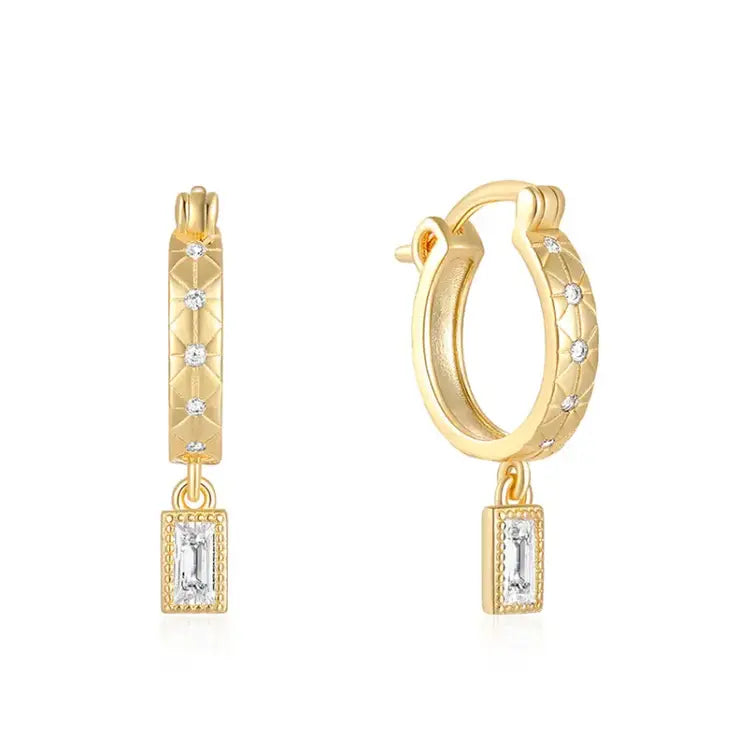 The Baez earrings arerafted from hypoallergenic sterling silver with a thick 18k gold plating.