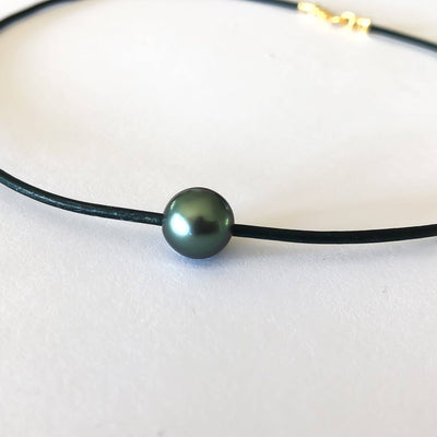 Tahitian Pearl Leather Necklace: Black / 16"