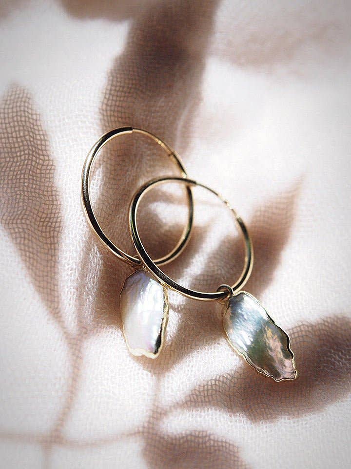 Mini Biwa Pearl Hoop Earrings - Kaimana