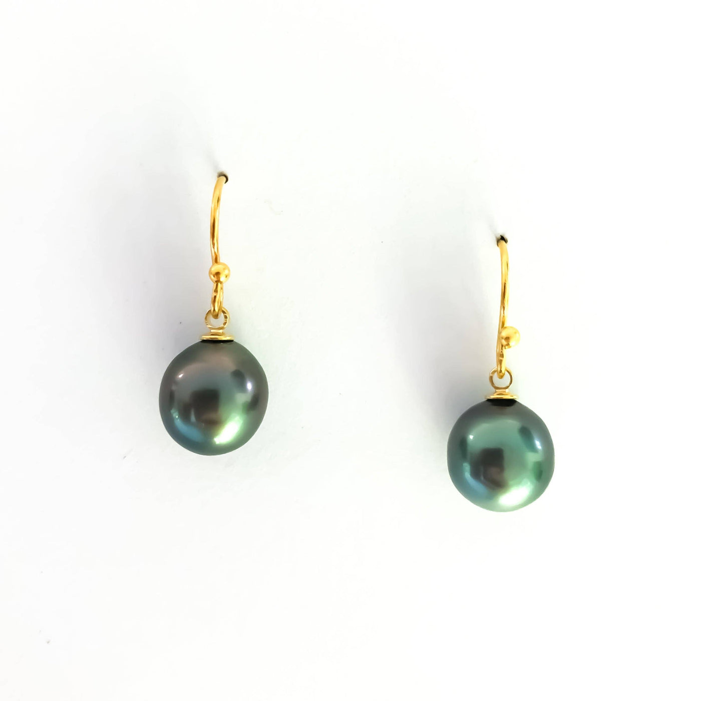 Tahitian Pearl Earrings: Gold