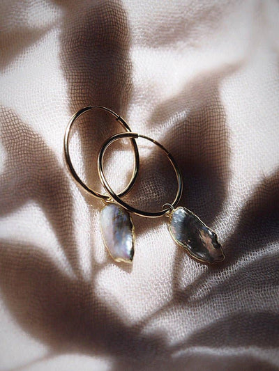 Mini Biwa Pearl Hoop Earrings - Kaimana