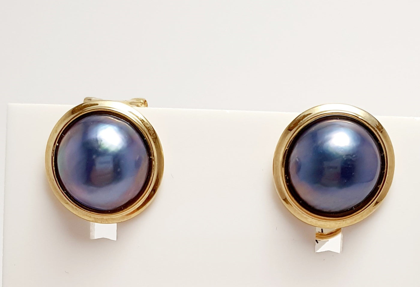 9Ct Yellow Gold Leverback Earrings With Black Mabe Pearls
