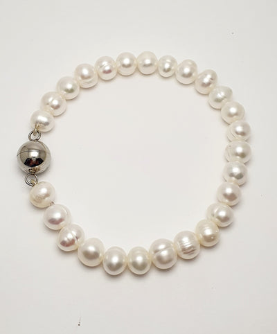 Freshwater Pearl Bracelet with Stainless Steel Magnetic Clasp 20cm Total Length